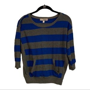 I’m in love with Derek blue and grey 3/4 sleeve sweatshirt‎